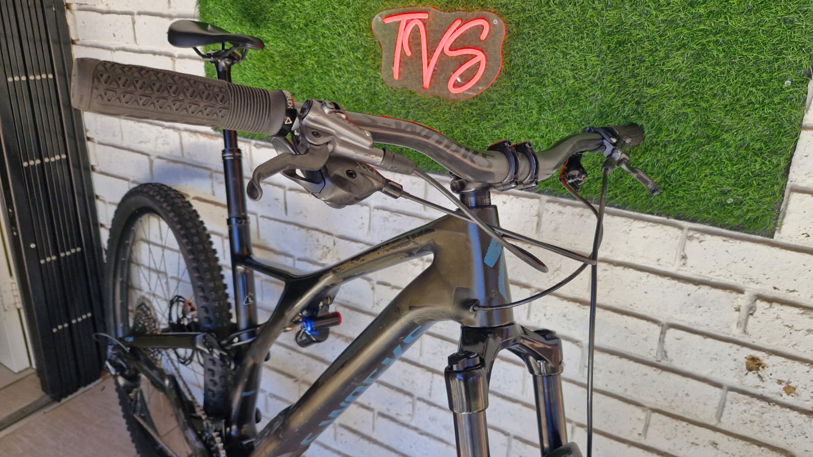 S Works Stumpjumper (Large) Carbon - Image 3