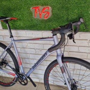Momsen GP300 Gravel Bike