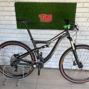 Pivot Mach 429
